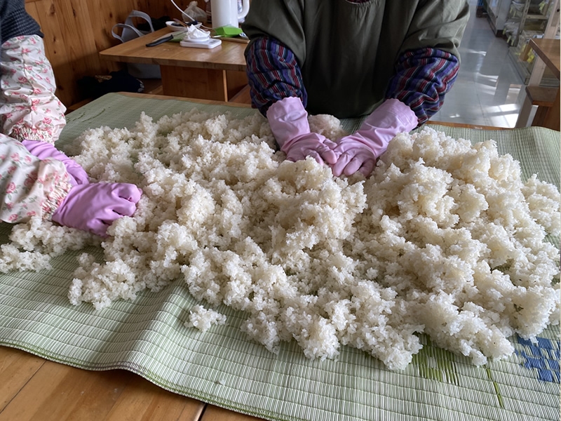 地元農産物を多数取り揃えた地域の台所